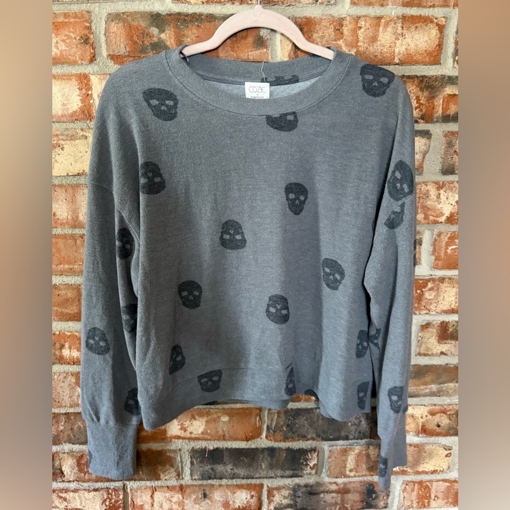 Pink Rose Gray Skull Pattern Women's Top